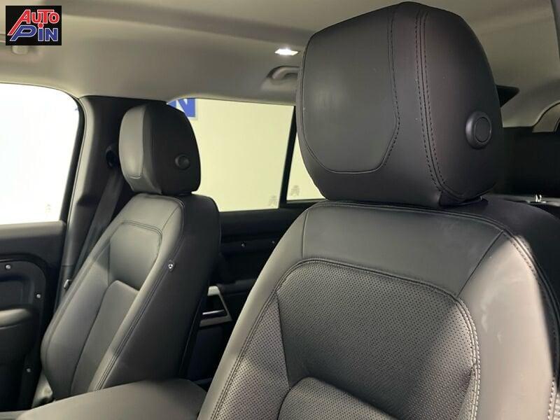 Land Rover Defender 3.0D I6 200 110 SE AWD auto.