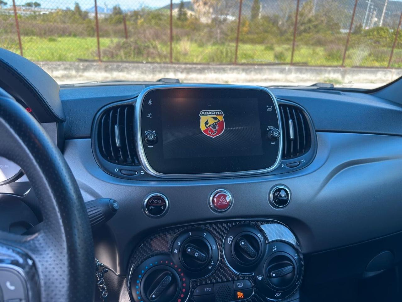 Abarth 595 1.4 Turbo T-Jet 165 CV Pista/Sabelt