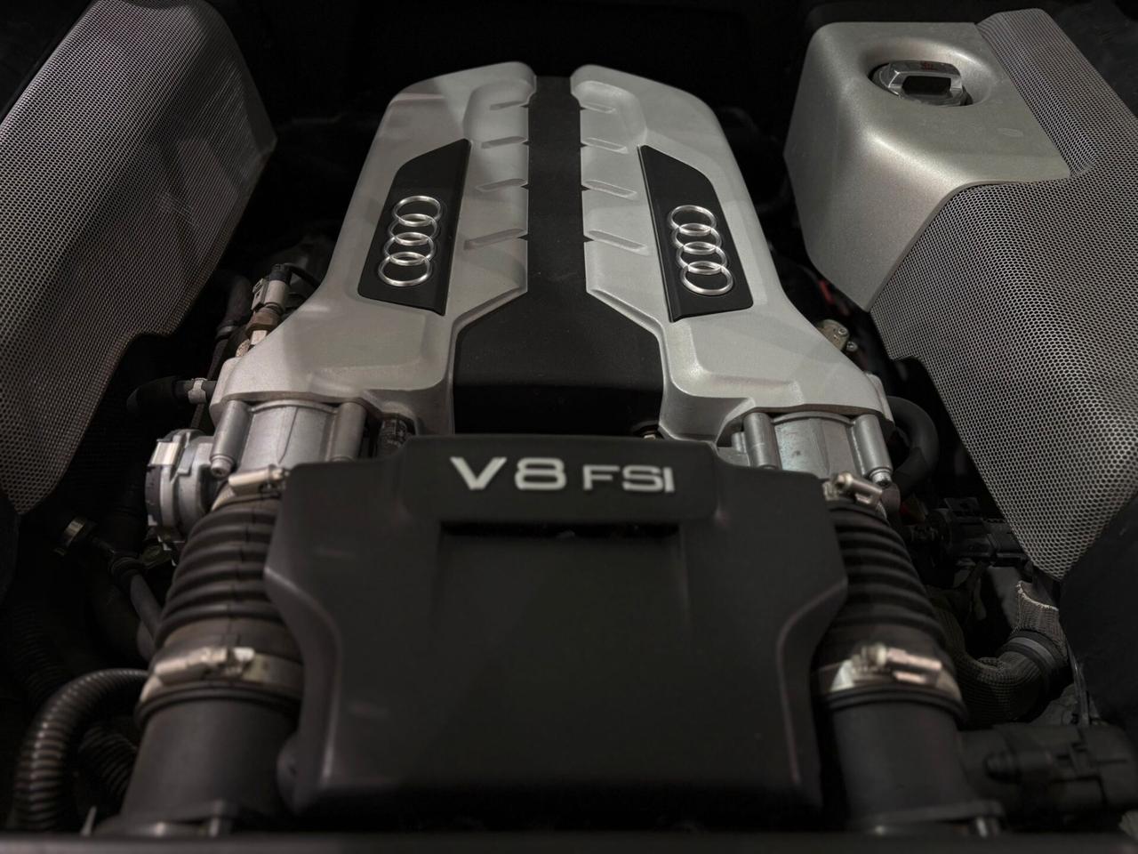 Audi R8 4.2 V8 FSI quattro R tronic