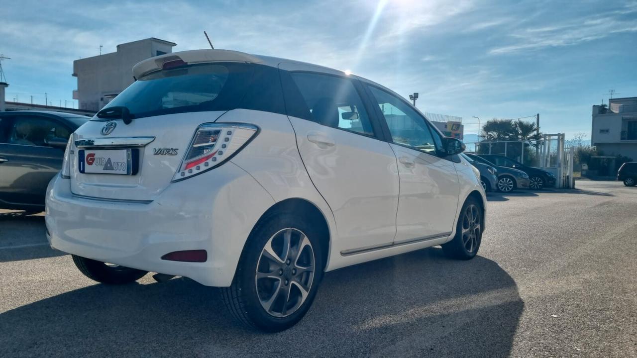 Toyota Yaris 1.4 D-4D 5 porte Lounge 90CV-66KW