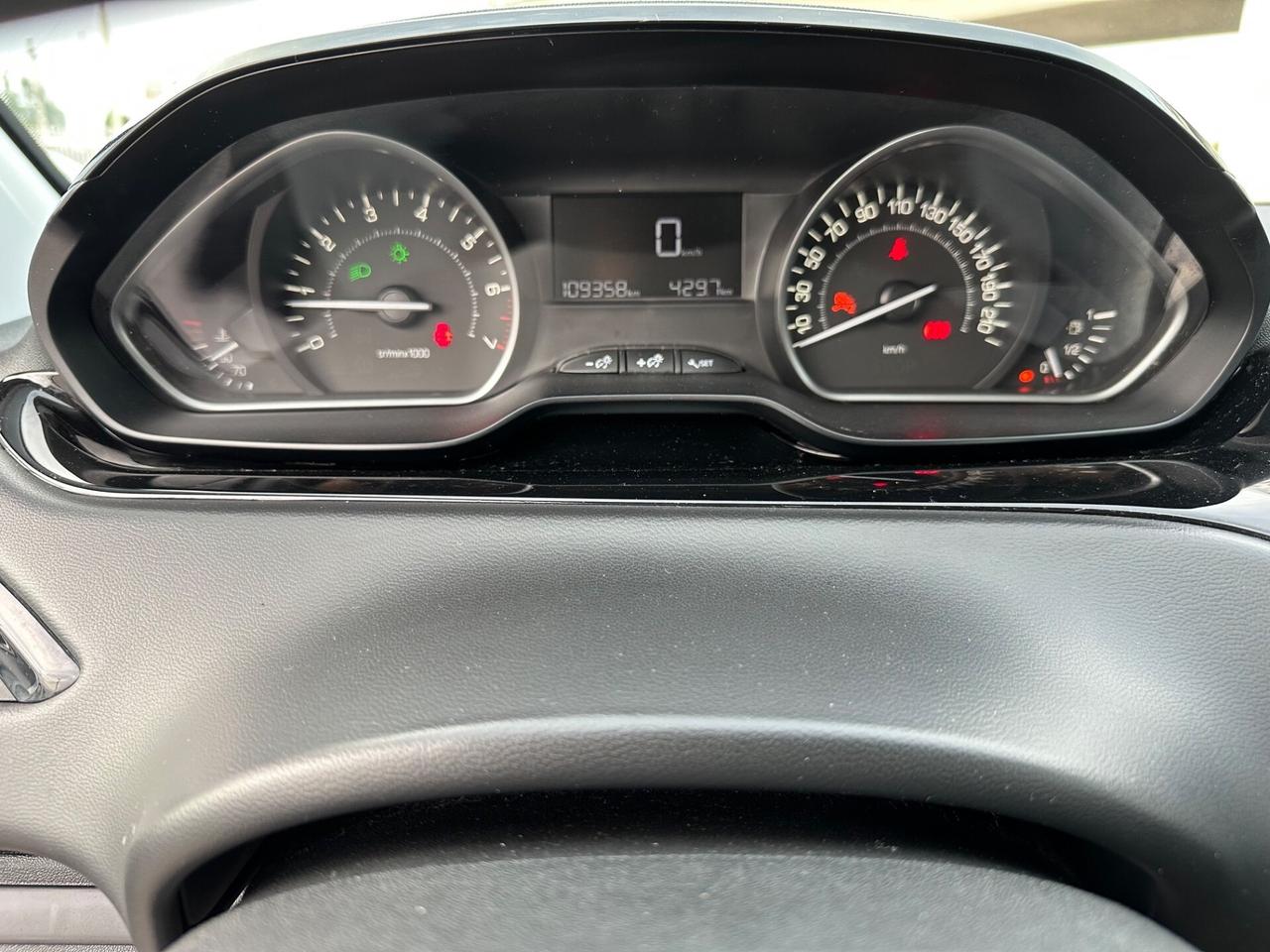 Peugeot 208 2017 1.2 benzina 82 CV Active PARI AL