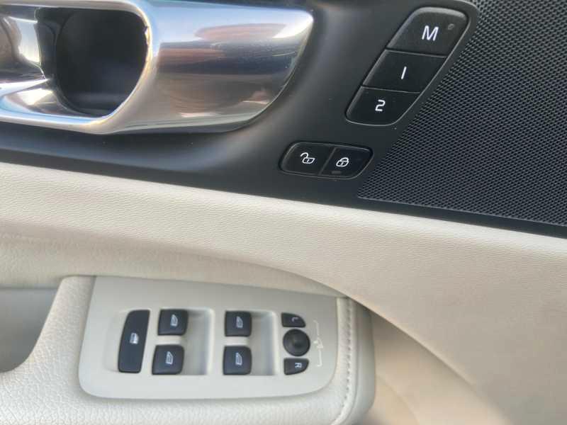 VOLVO XC60 2.0 b4 Inscription AwD AuTo