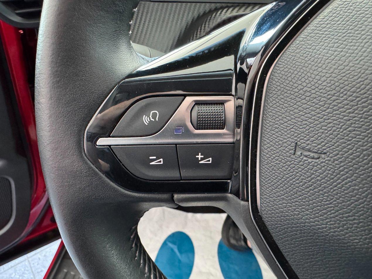 Peugeot 2008 1.2 GT Line 130cv Navi Carplay Uniprop