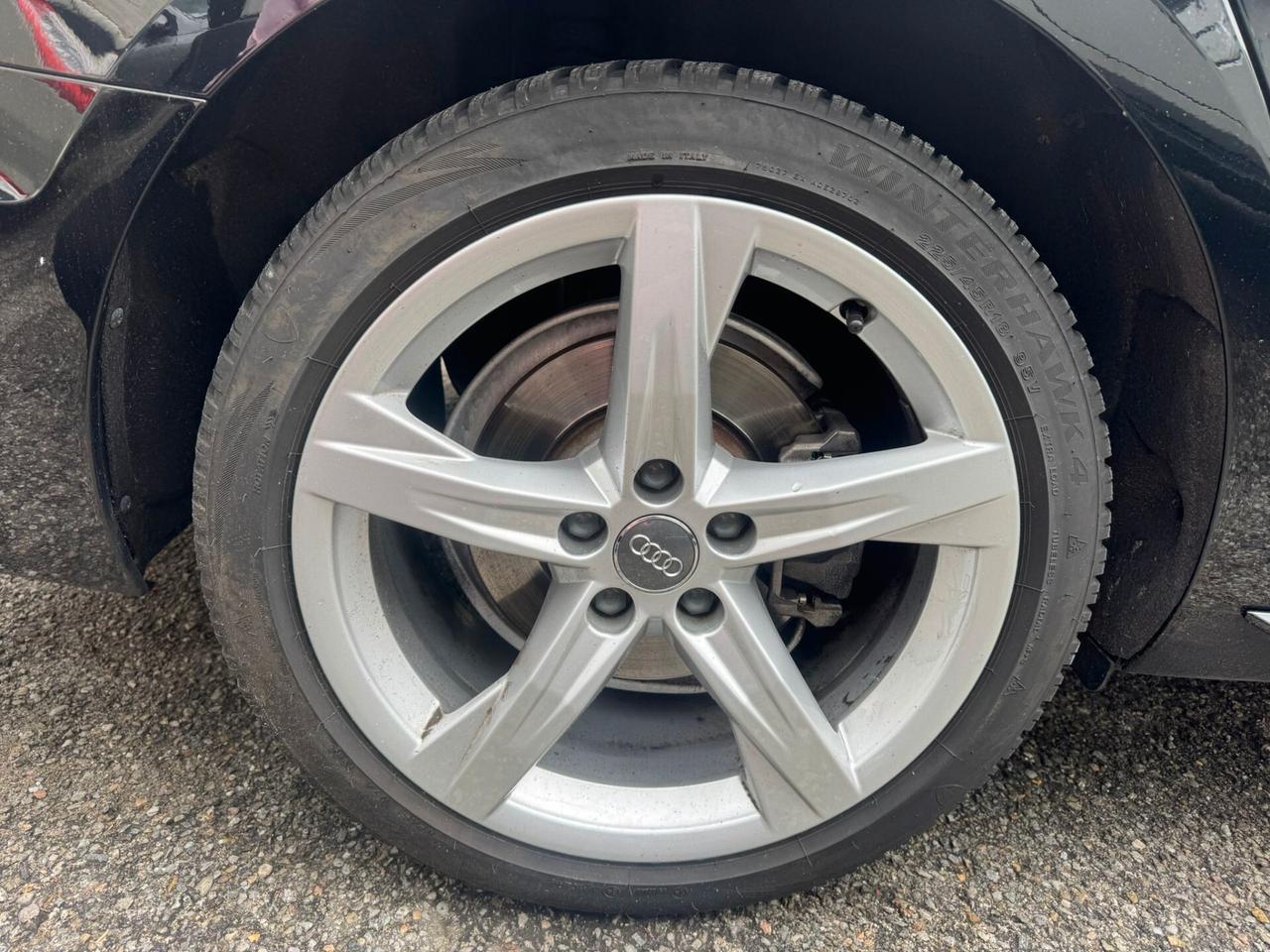 Audi A4 40 TDI S tronic line edition