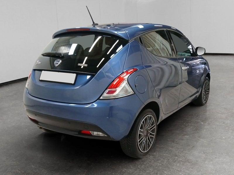 Lancia Ypsilon 1.0 firefly hybrid Silver Plus s&s 70cv