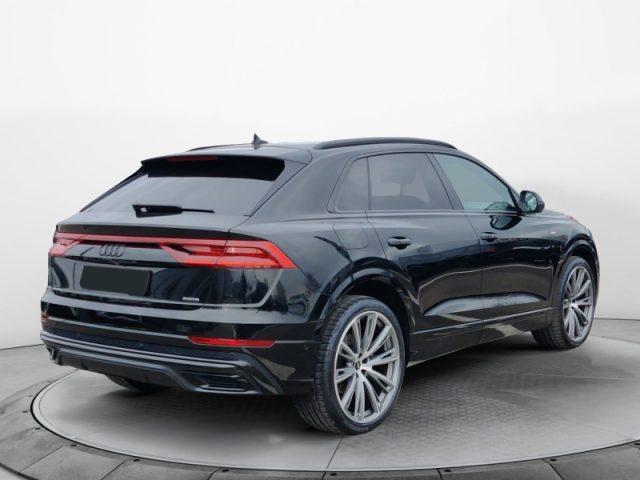 AUDI Q8 45 TDI quattro tiptronic Sport