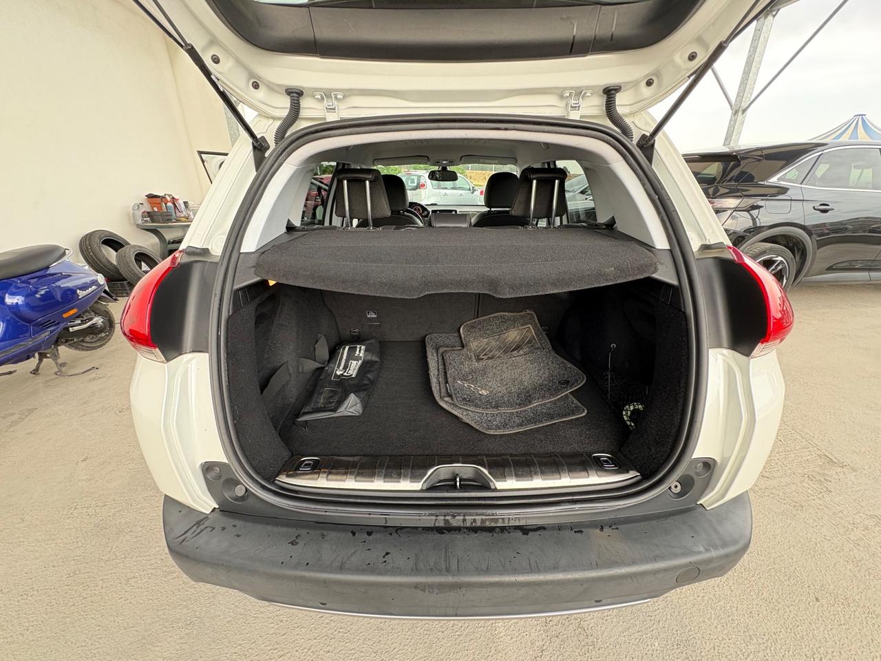 Peugeot 2008 BlueHDi 120 S&S Allure