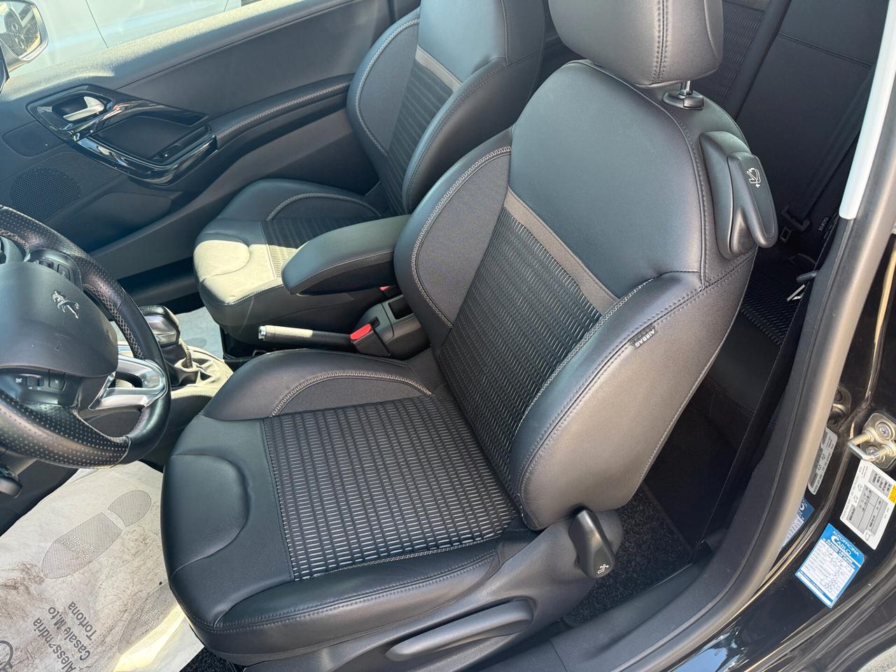 Peugeot 208 PureTech 82 3 porte Allure