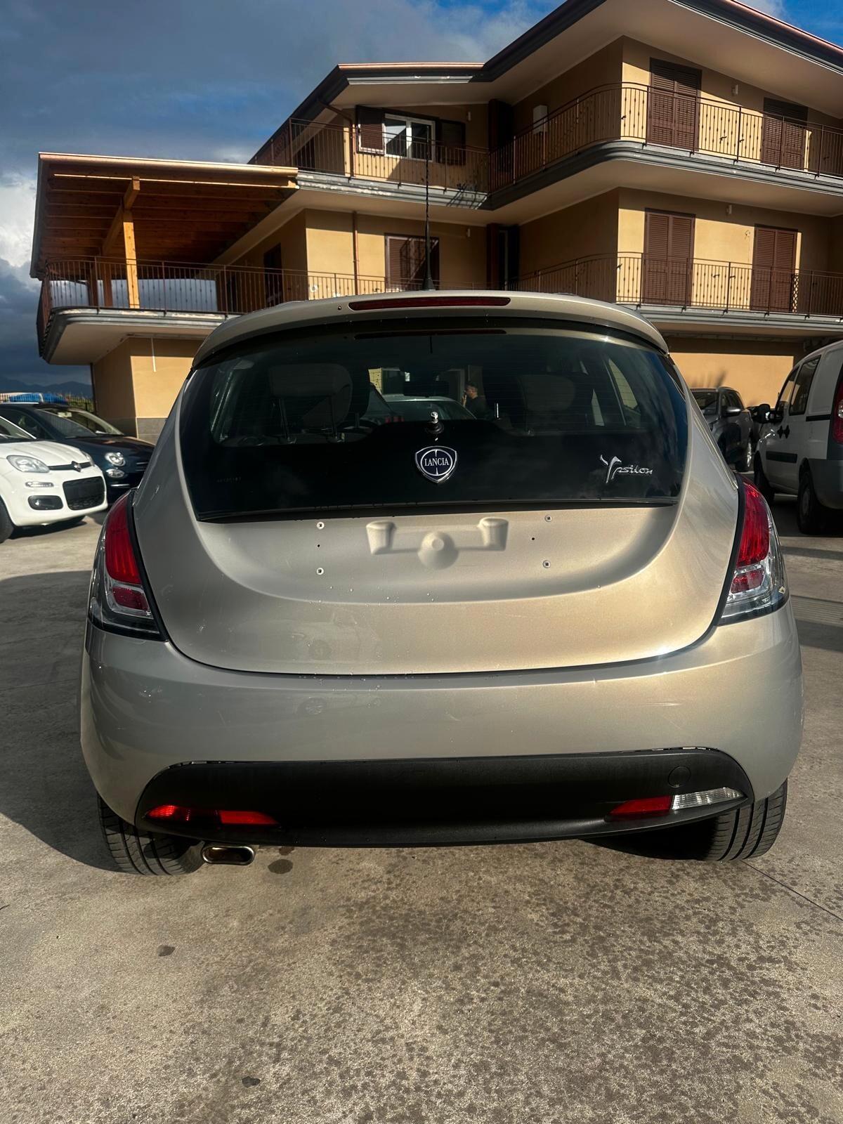 Lancia Ypsilon 1.2 69 CV 5 porte S&S Gold