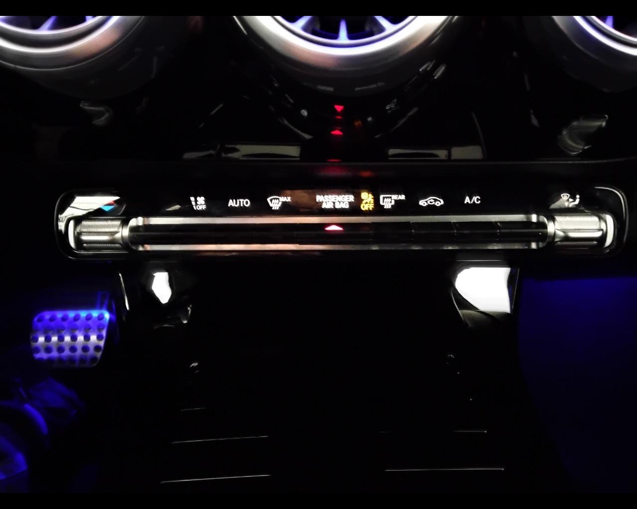 Mercedes-Benz Classe A - V177 2023 - A 180 d AMG Line Advanced Plus auto