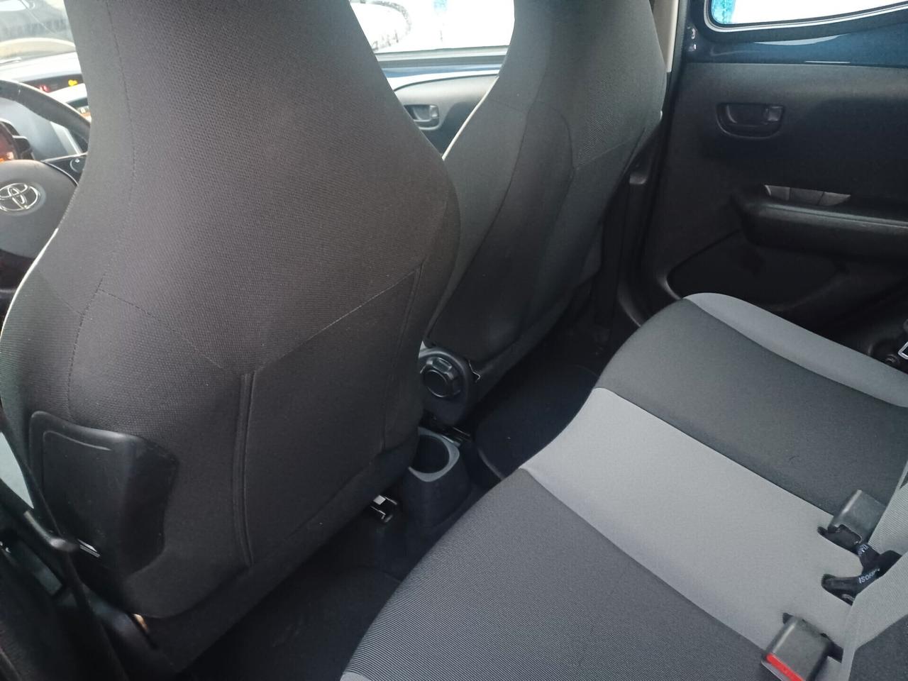 Toyota Aygo 1.0 5 PORTE AUTOMATICA 12/2015