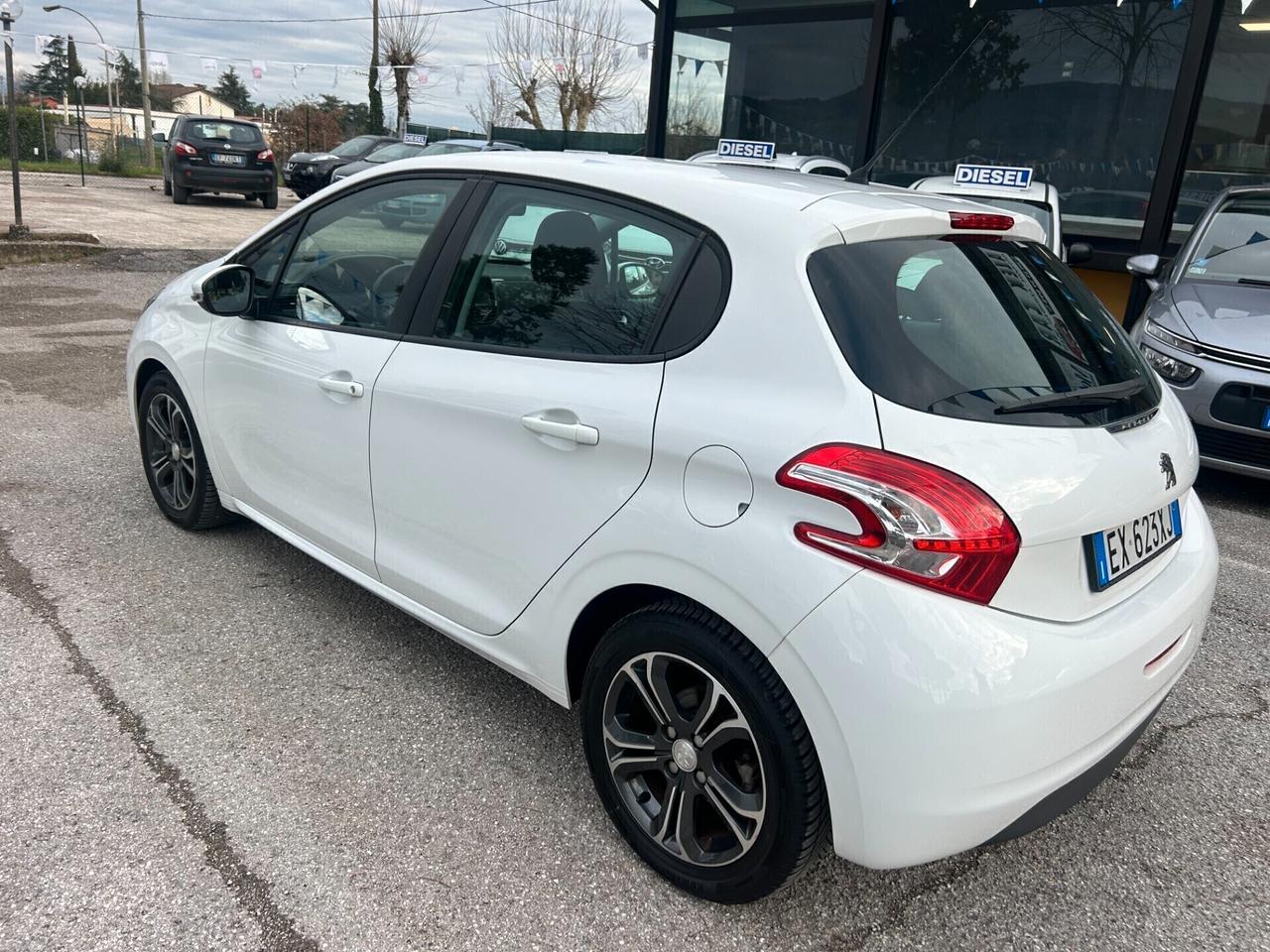 " UNA CHICCA " Peugeot 208 1.4 VTi 5p. GPL Allure