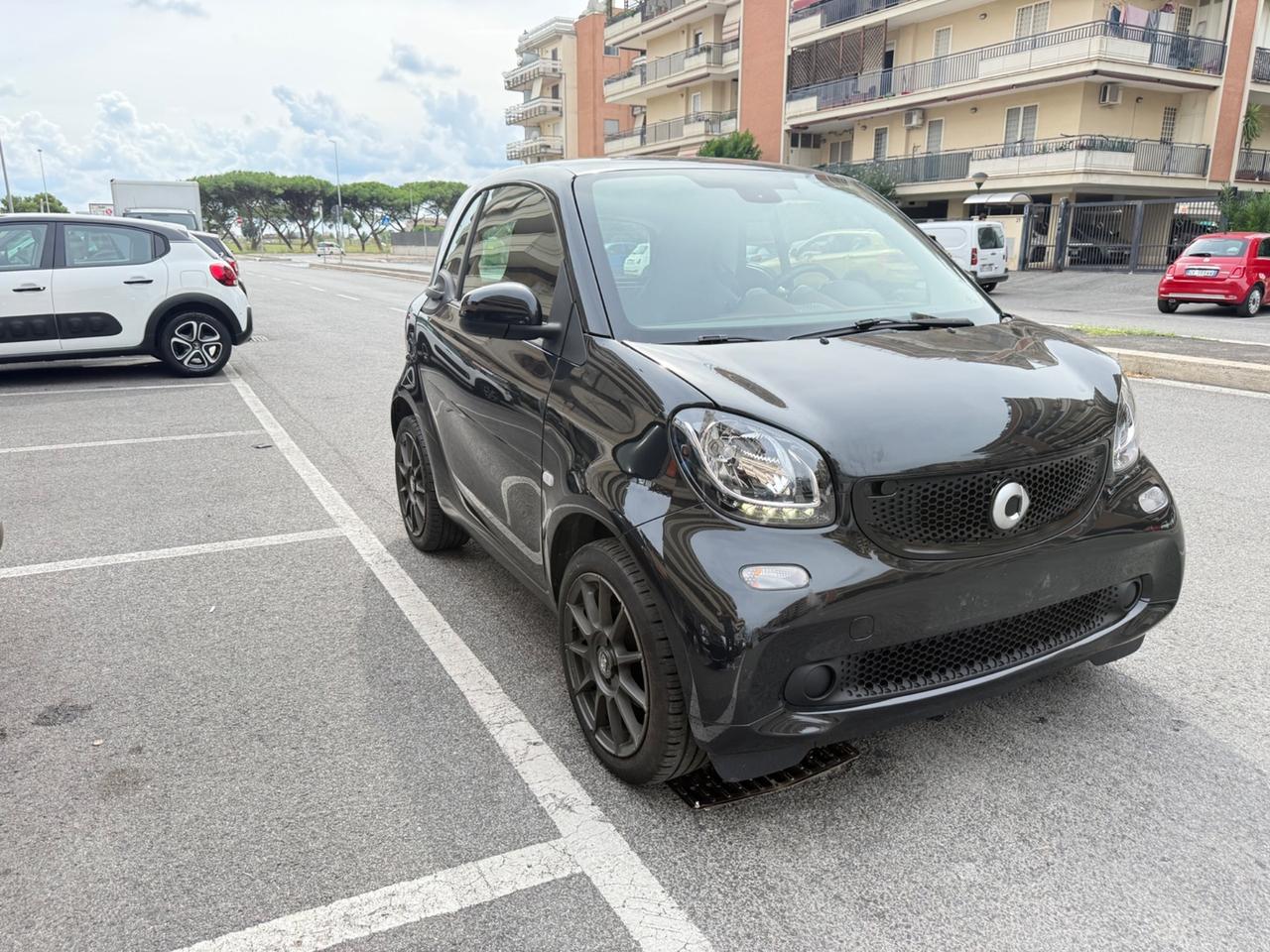 Smart ForTwo 70 1.0 twinamic Perfect pelle PDC panorama sedili riscaldati cerchi 16 bluetooth