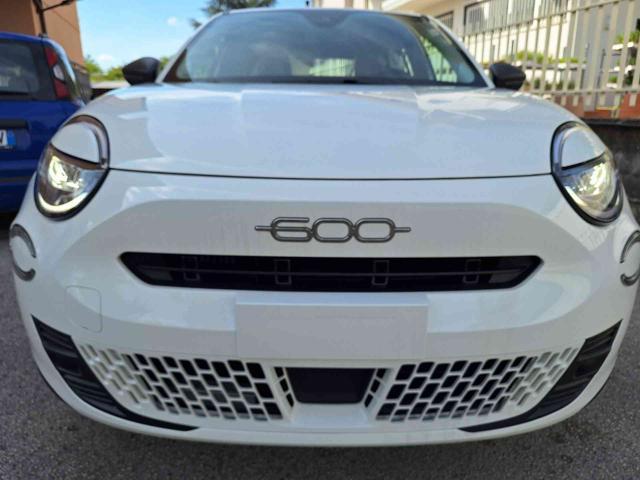 FIAT 600 Hybrid 110 CV DCT MHEV *KM 0*