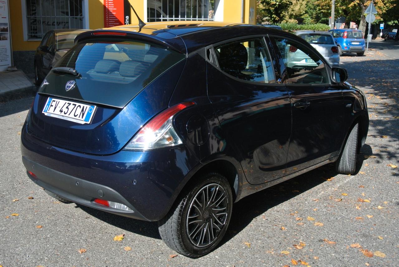 Lancia Ypsilon 1.2 69 CV 5 porte GPL Ecochic Elefantino Blu