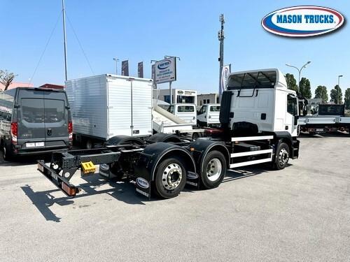 IVECO STRALIS 330, passo 3800, 3 asse sterzante, 2015, km 580.000