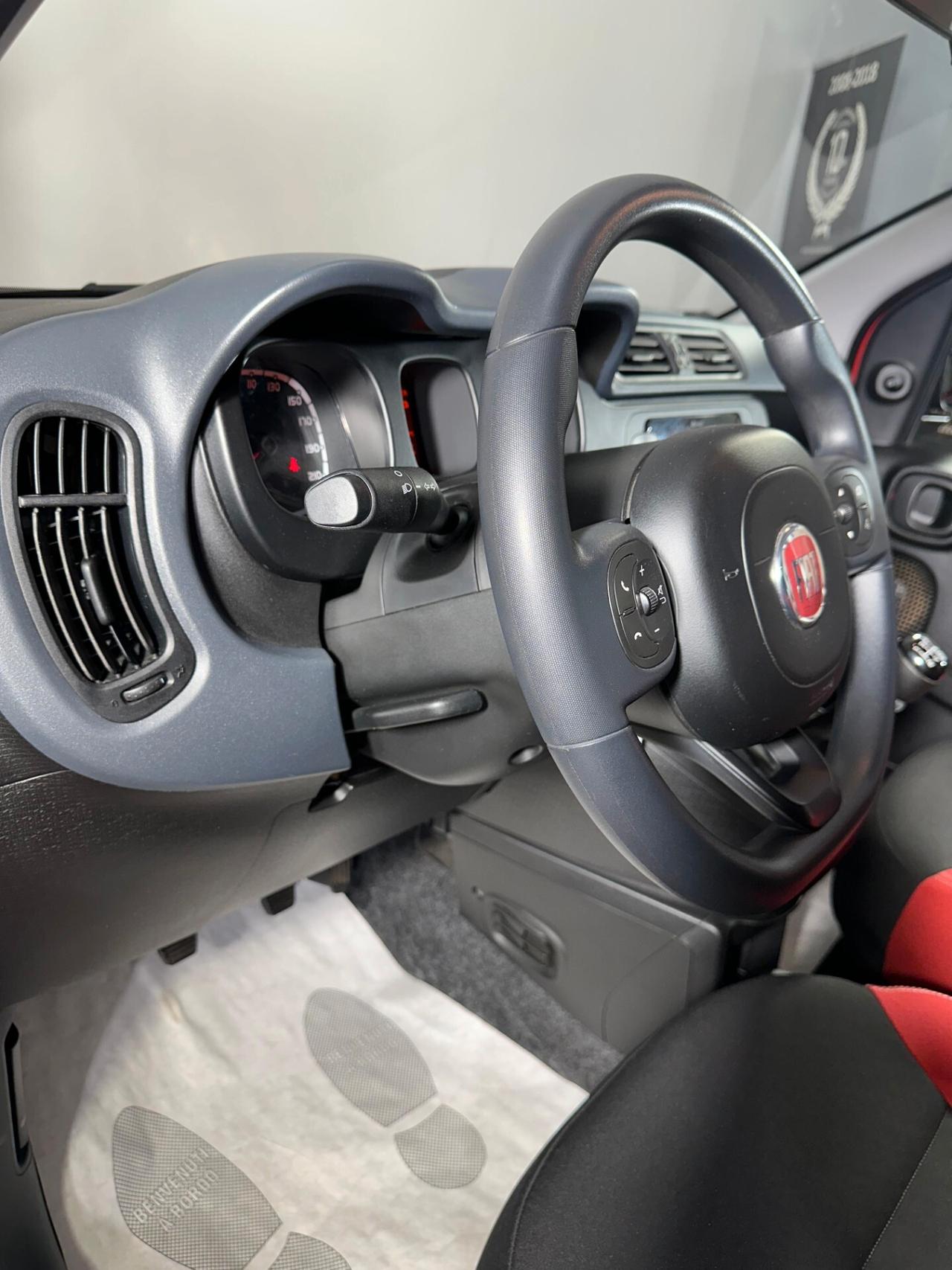 Fiat Panda 1.2 Lounge - BLACK DECEMBER Promo