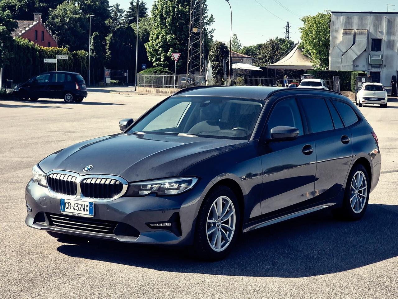 BMW 3 Series Touring 320d Ibrido mhev 48V