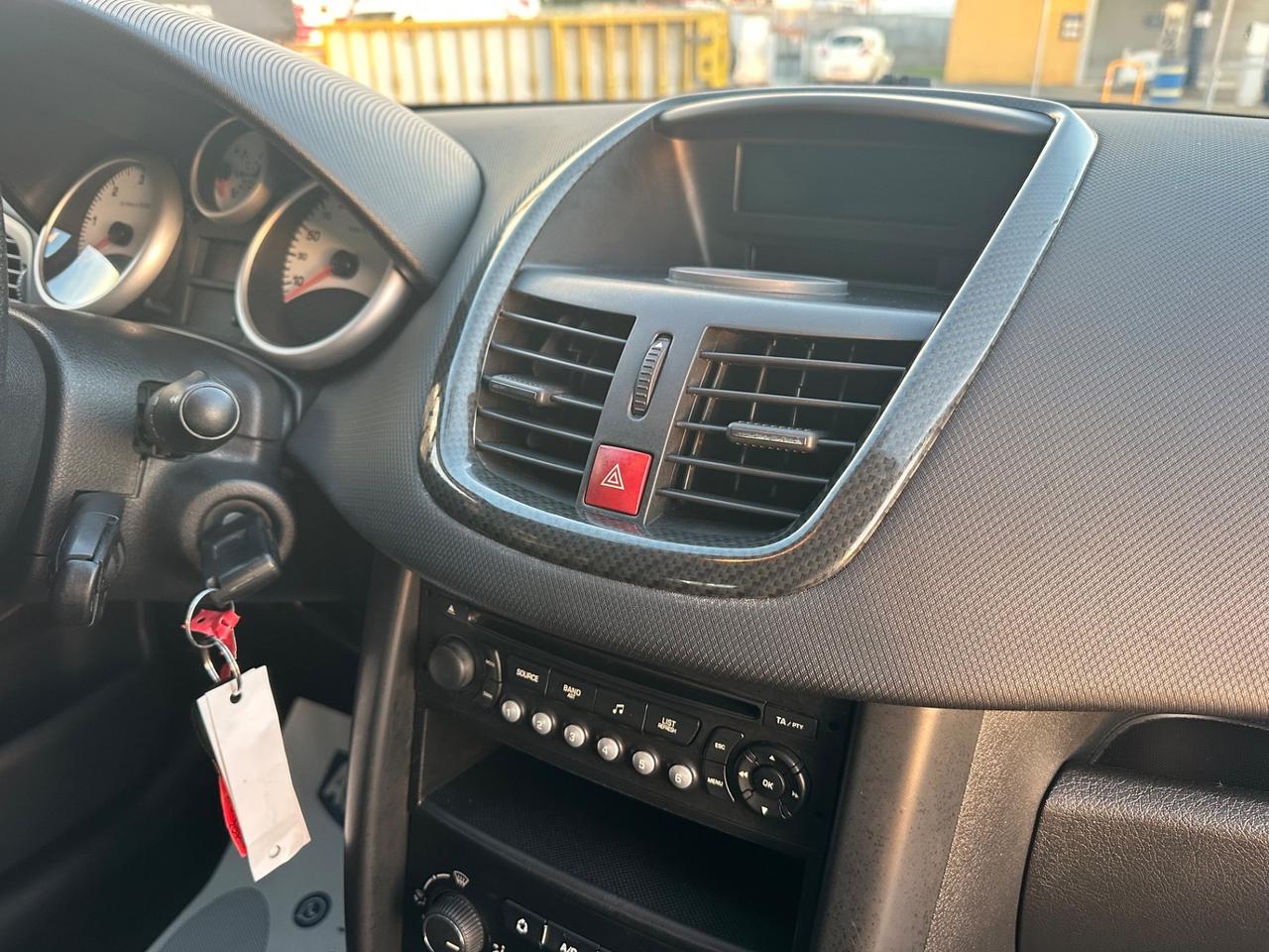 Peugeot 207 1.4 HDi 70CV 3p. Active