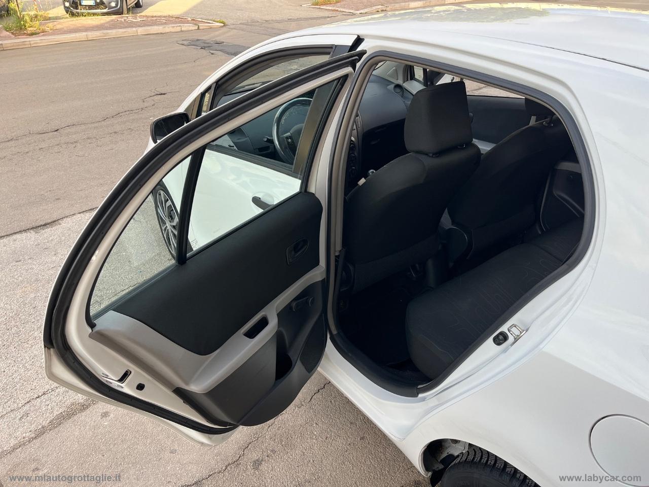 TOYOTA Yaris 1.4 D-4D 5p. Sol