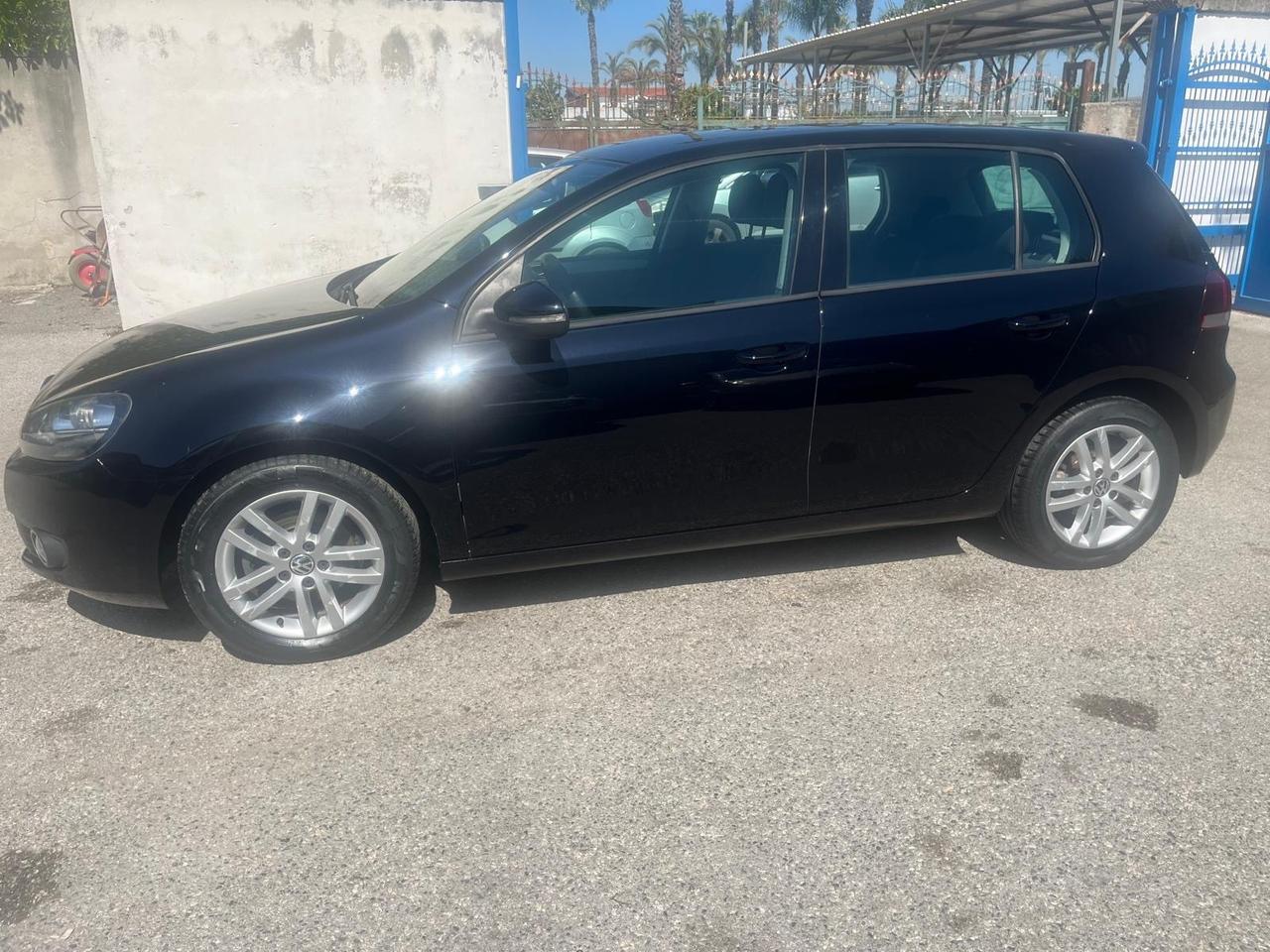 Volkswagen golf 5p-1.6 gpl - high Line-2010