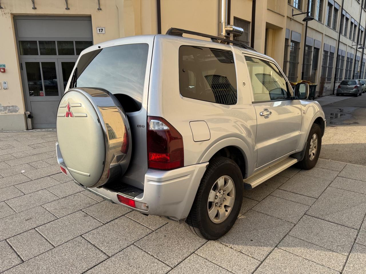 Mitsubishi Pajero Dakar 3.2 16V DI-D 3p. aut. Inv. Tecno