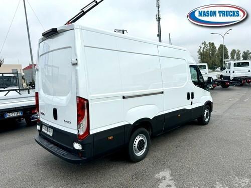 IVECO DAILY 35s140 3.0 Natural Power CNG, 2022, km 8.000