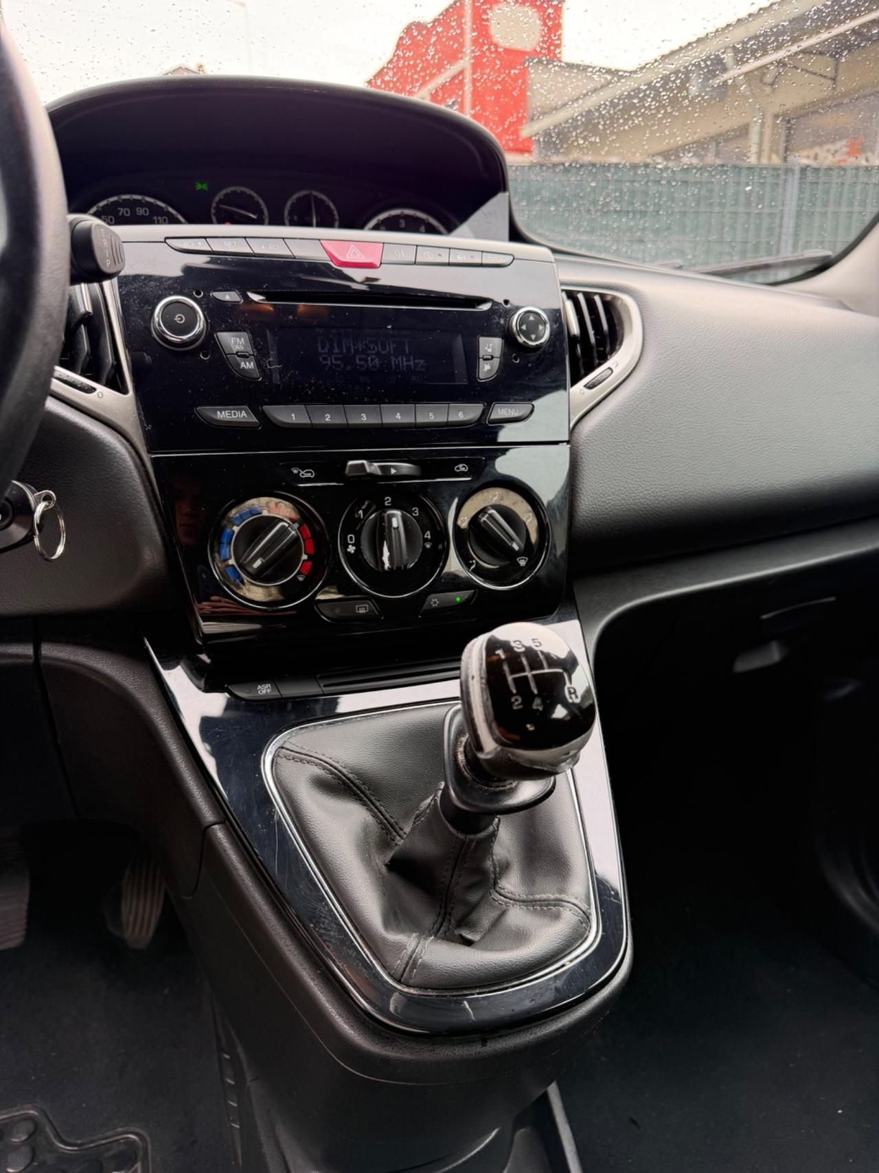 Lancia Ypsilon 1.2 Neopatentati Euro 6