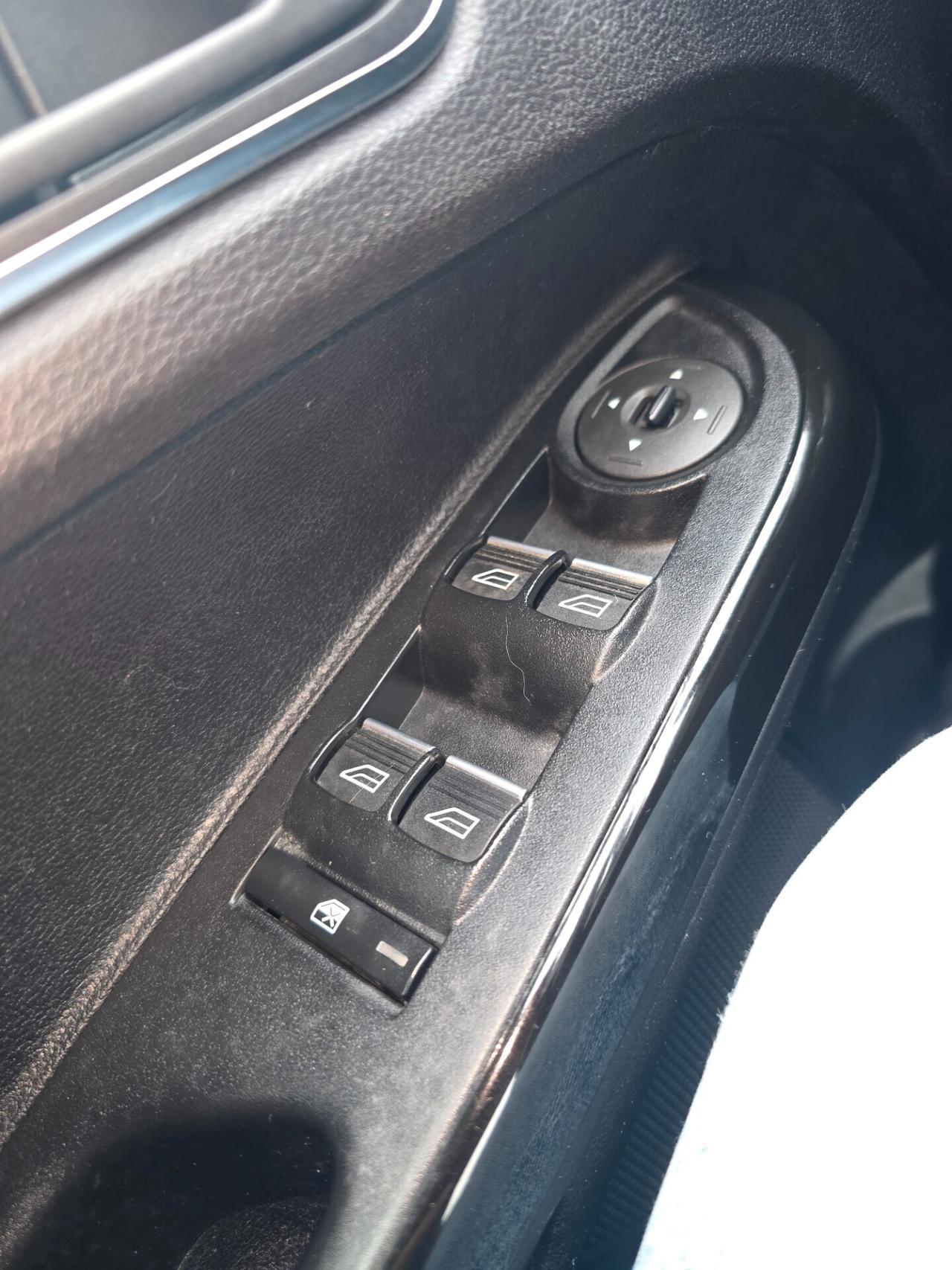 Ford B-Max 1.4 GPL 90cv Business Titanium