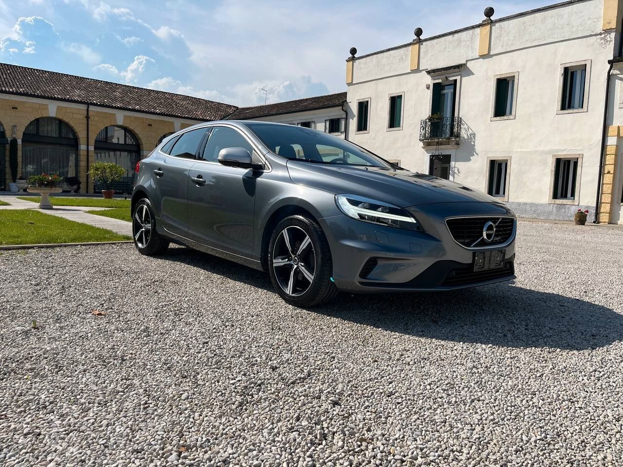 Volvo V40 D2 R-design Momentum