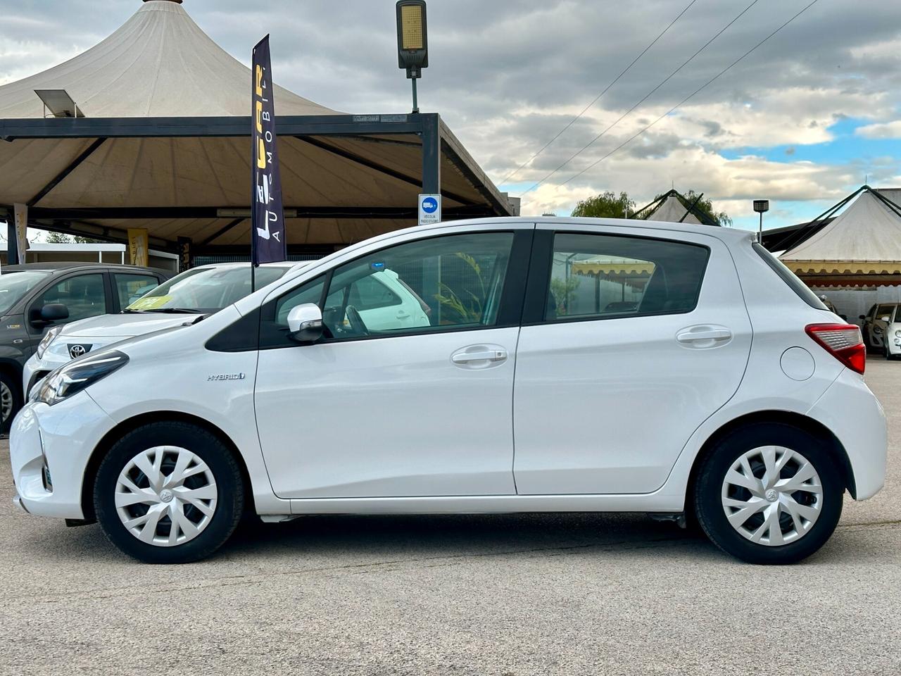 TOYOTA Yaris 1.5 Hybrid 5 porte Business