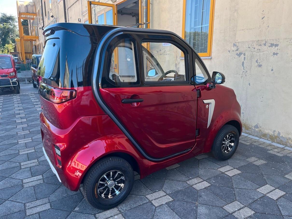 DELTA Plus scooter cabinato anziani/disabili microcar