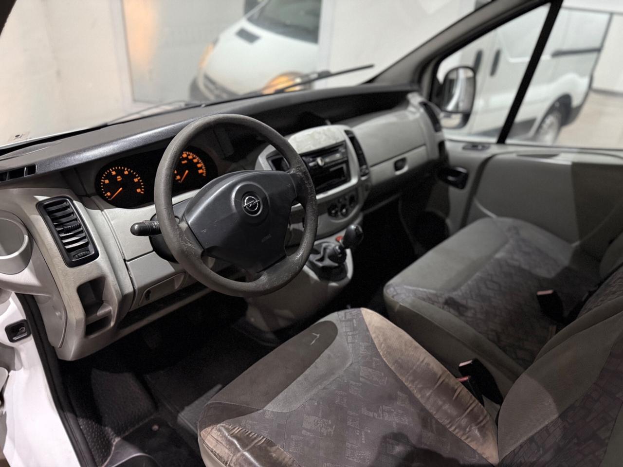 Opel Vivaro 1.9 CDTI 100CV/KW73 Gancio traino