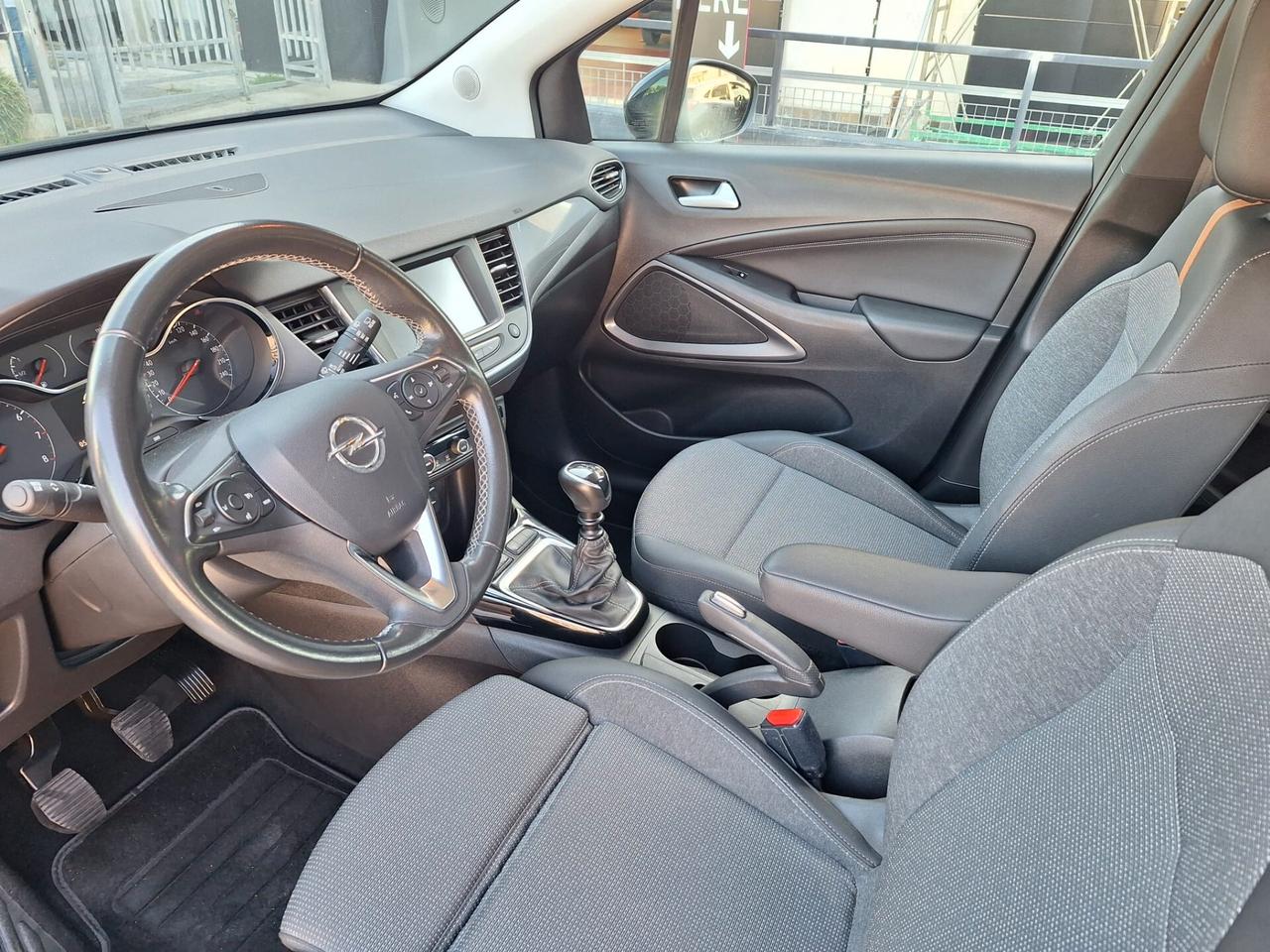 Opel Crossland 1.5 ECOTEC D 110 CV UNICO PROPRIETARIO IVA ESPOSTA X NEOPATENTATI