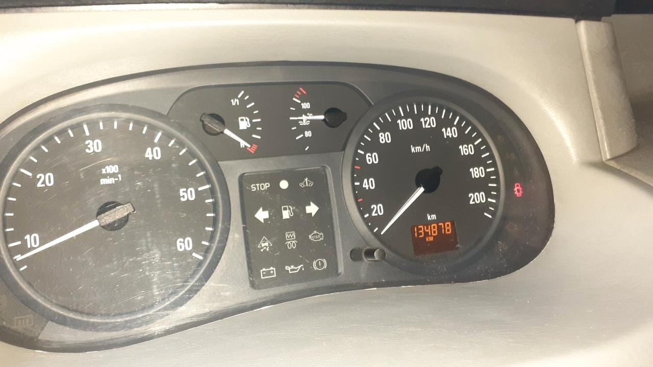 Opel Vivaro trasporto disabili pedana Focaccia