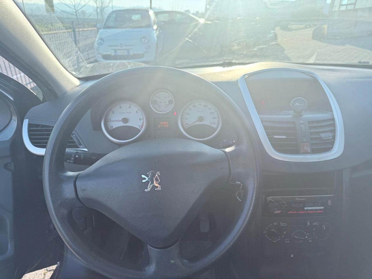 Peugeot 207 1.4 BENZINA 2006 NEOP.