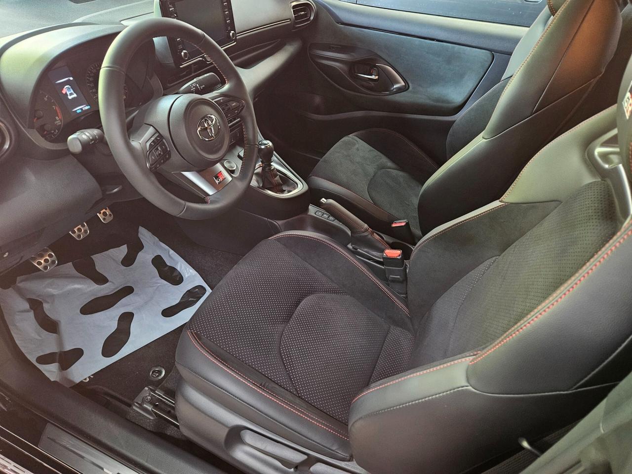 Toyota Yaris 1.6 CIRCUIT - REALMENTE IN SEDE