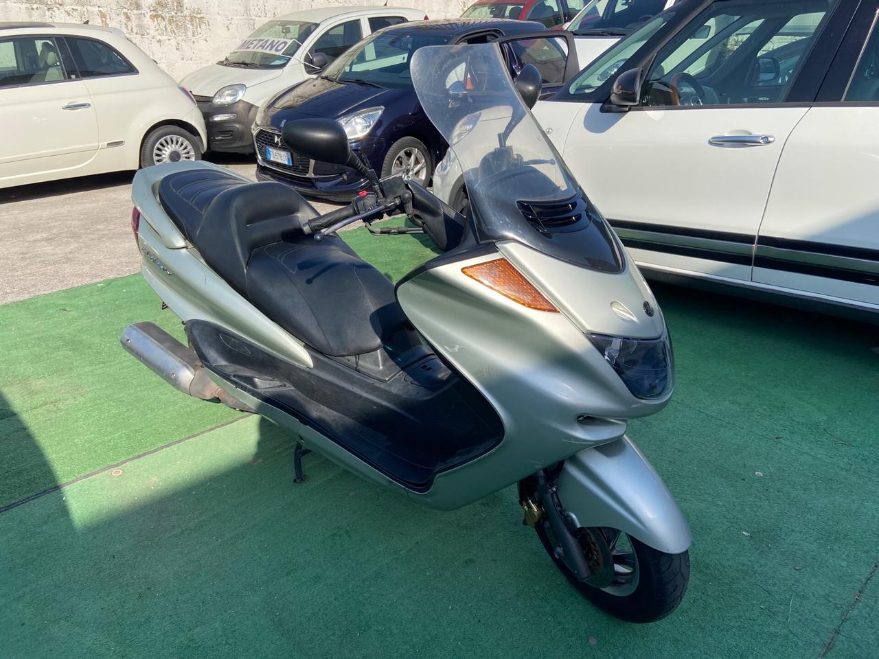 Yamaha Majesty 400 Benzina