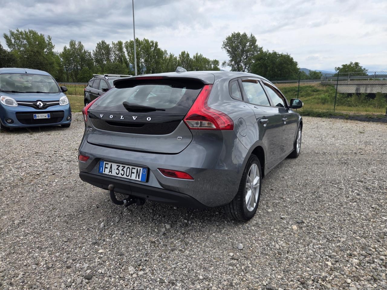 VOLVO V40 1.6 DIESEL DEL 2015 CON 130.000KM