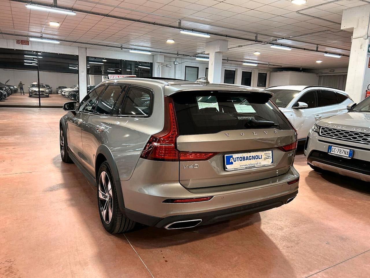 Volvo V60 Cross Country BUSINESS PRO B4 (d) AWD Geartronic 48000 KM