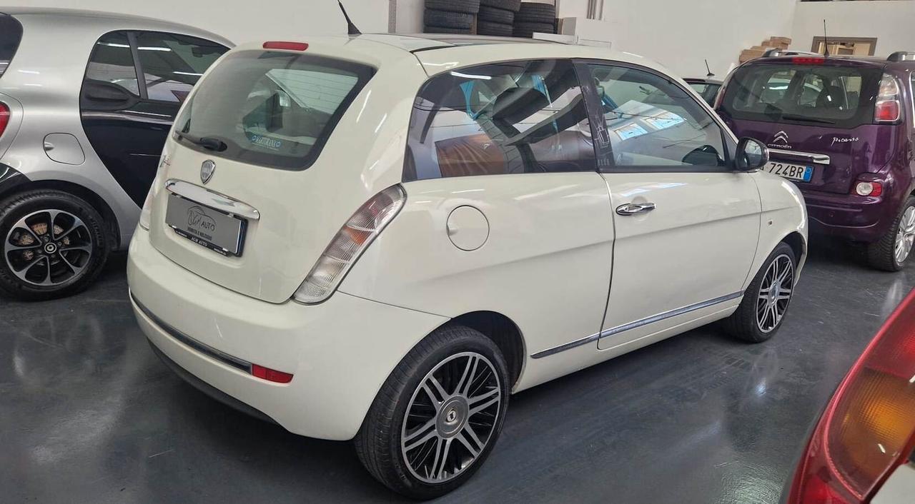 Lancia Ypsilon 1.2 69 CV Elle