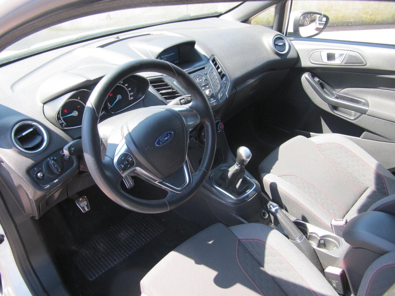 Ford Fiesta 1.5 TDCi 75CV 5 porte ST-Line