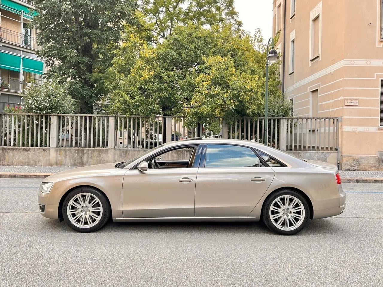 Audi A8 Lunga 6.3 W12 FSI 500cv Tiptornic8 Quattro