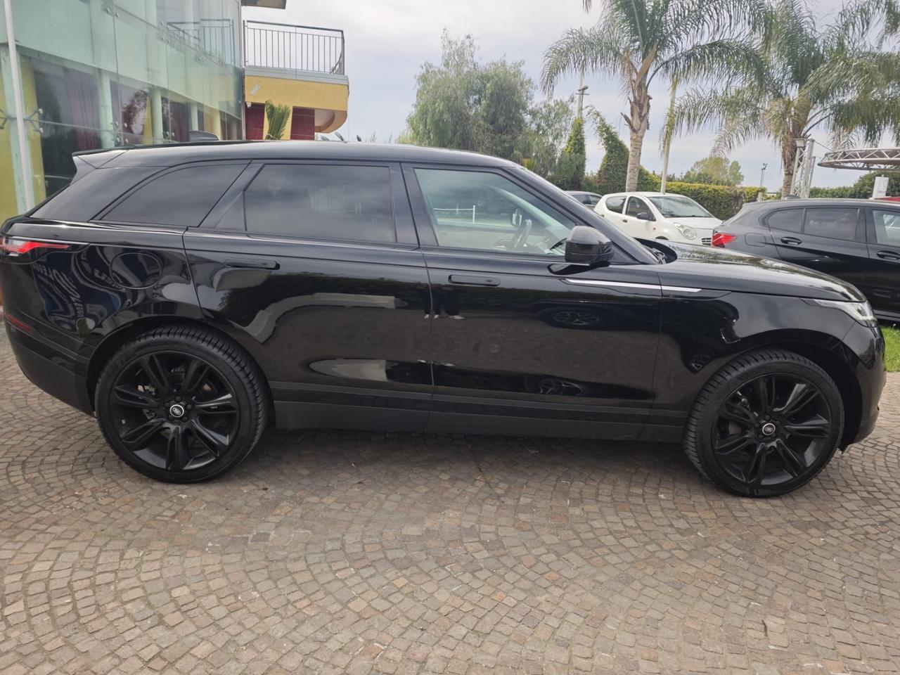 Land Rover Range Velar 2.0 TD4 180 CV R-Dynamic