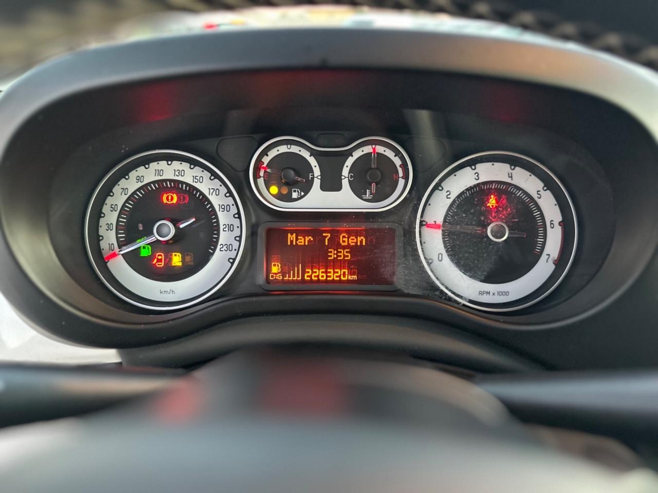 Fiat 500L 2015 0.9 TwinAir Turbo Natural Power Pop