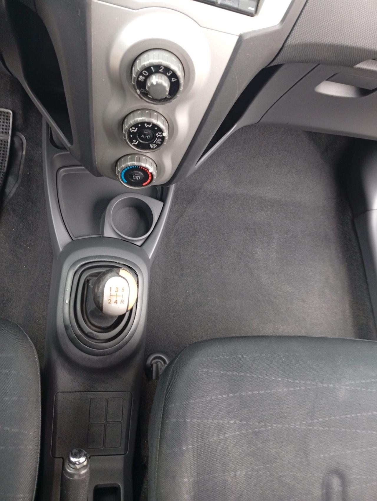 Toyota Yaris 1.3 5 porte Sol