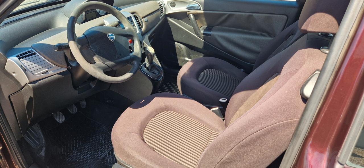 Lancia Ypsilon 1.3 MJT 90 CV Oro