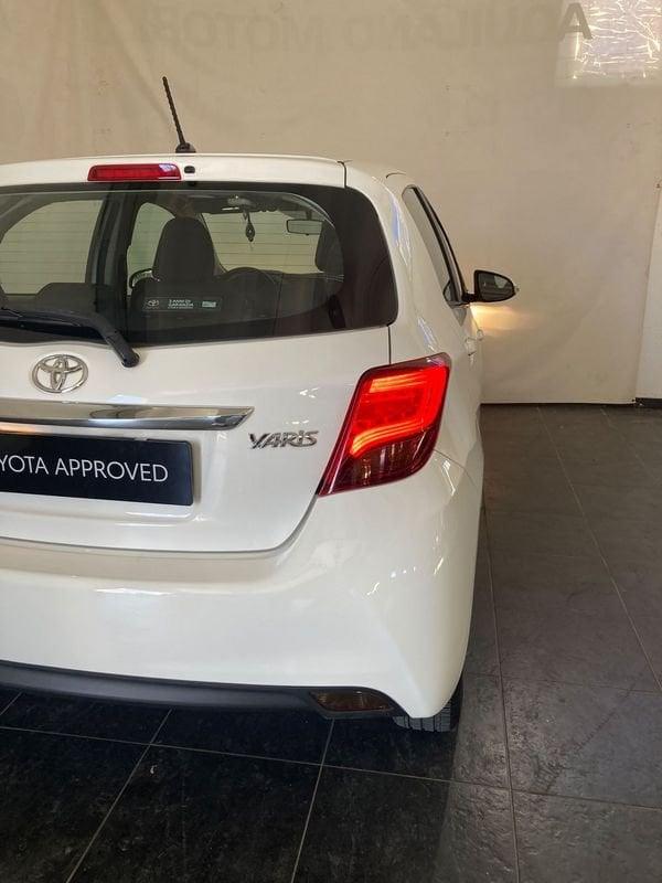 Toyota Yaris Yaris 5p 1.3 Lounge my16