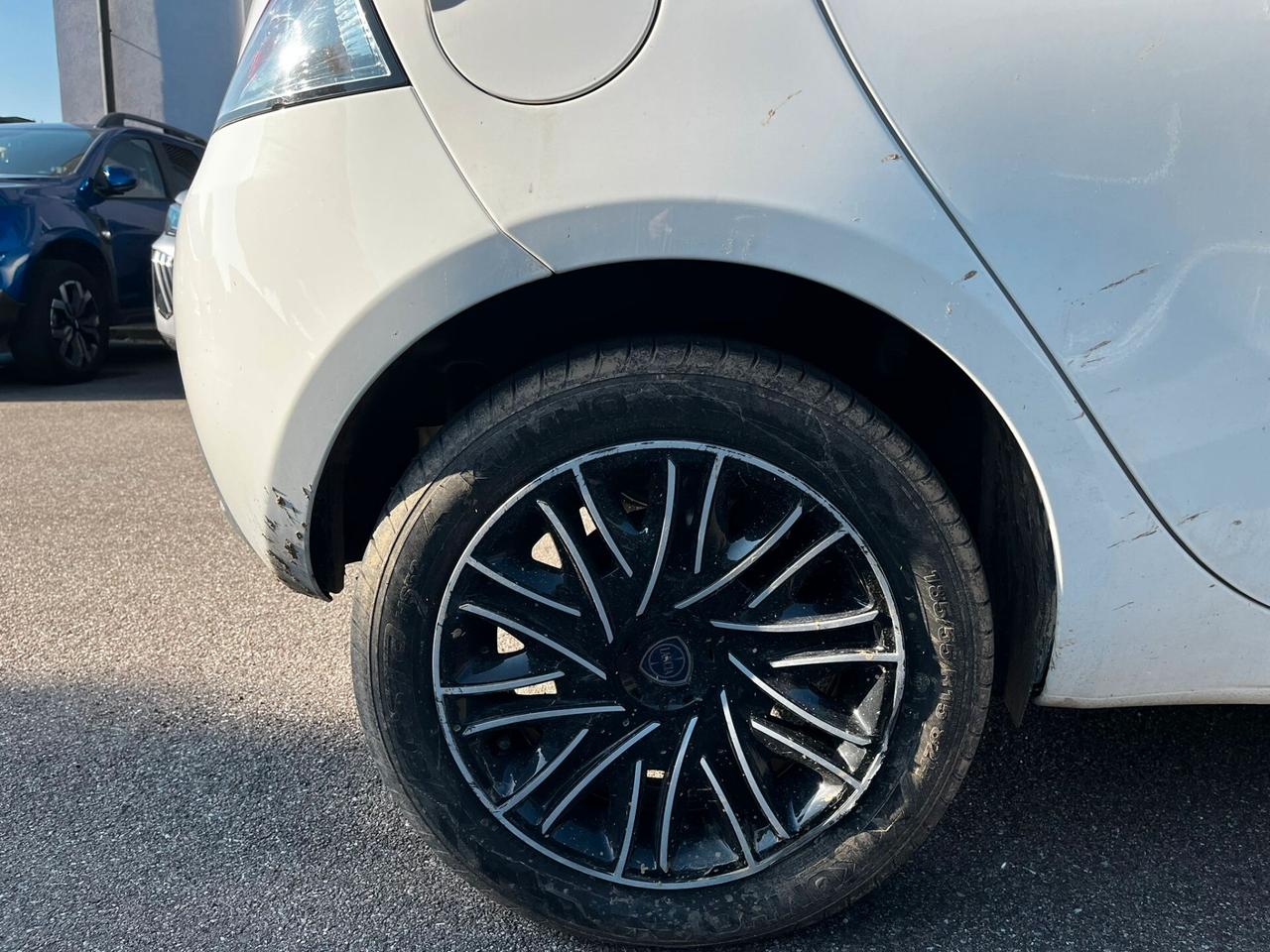 Lancia Ypsilon 1.0 FireFly 5 porte S&S Hybrid Gold