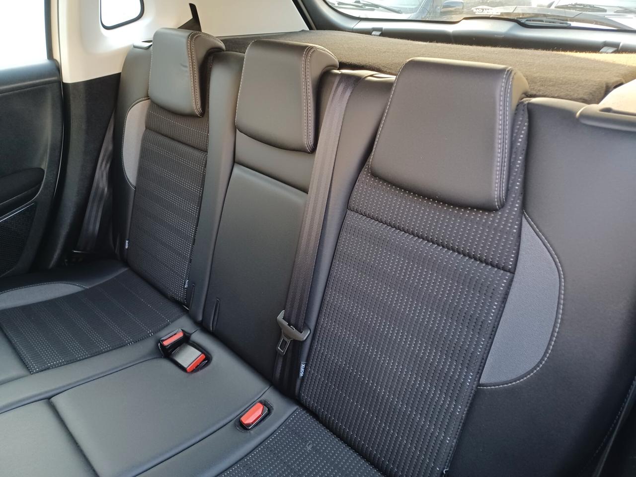 Peugeot 2008 1.6 HDI ALLURE PARI AL NUOVO